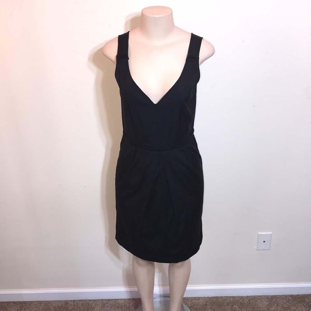 Talbots NWT Black Sleeveless Pleated Sheath Midi Dress Deep V Neck Lined Size 4
